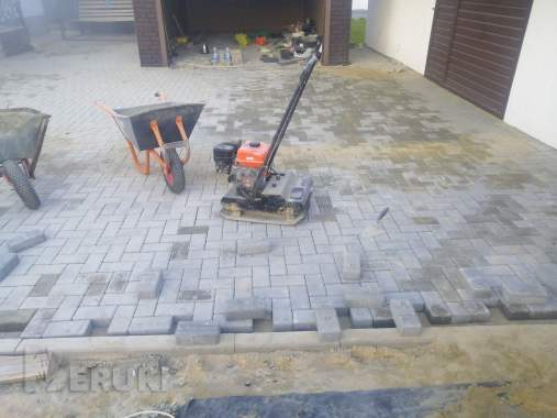 Укладка тротуарной плитки