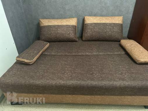 Срочно продам диван 1