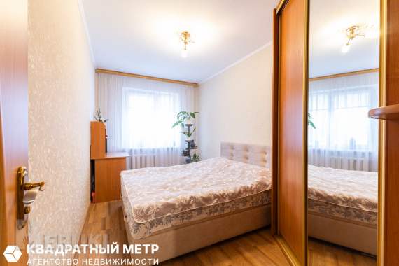 Продаётся двухкомнатная квартира, возле парка челюскинцев 5