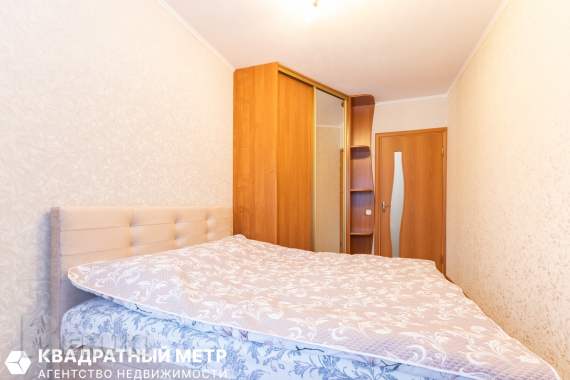 Продаётся двухкомнатная квартира, возле парка челюскинцев 6