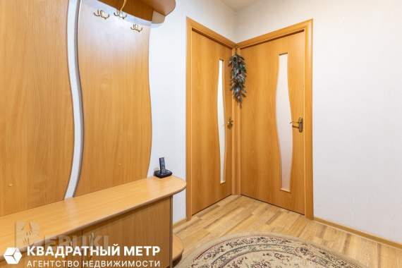 Продаётся двухкомнатная квартира, возле парка челюскинцев 10