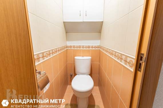 Продаётся двухкомнатная квартира, возле парка челюскинцев 12