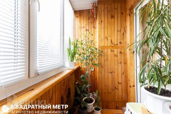 Продаётся двухкомнатная квартира, возле парка челюскинцев 13