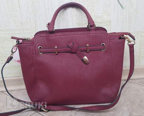 Стильная и практичная сумка carpisa цвета бордо 0
