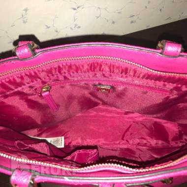 Стильная и практичная сумка carpisa цвета бордо 2