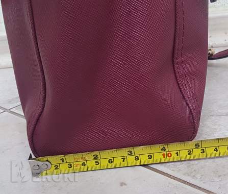 Стильная и практичная сумка carpisa цвета бордо 7