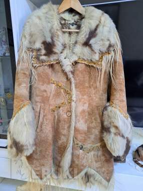 Дубленка стильная с толстым искусств. Мехом внутри, р. 44-46, б. У, очень теплая 0