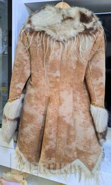 Дубленка стильная с толстым искусств. Мехом внутри, р. 44-46, б. У, очень теплая 1
