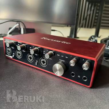 Звуковая карта Focusrite scarlett 18i8 usb c midi-интерфейсом 3-го поколения 1