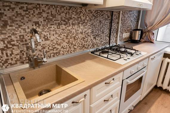 Продается 2-к. Квартира , прямо возле ст. Метро фрунзенская на ул. М. Танка 1