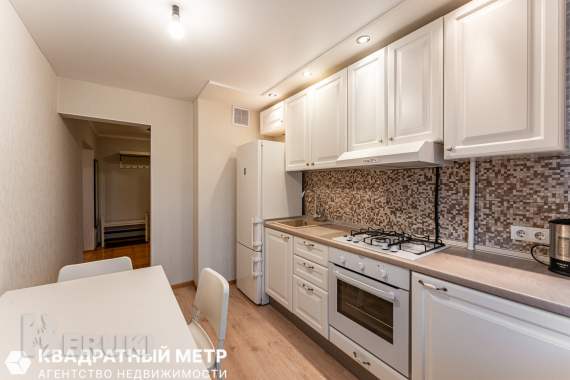 Продается 2-к. Квартира , прямо возле ст. Метро фрунзенская на ул. М. Танка 3