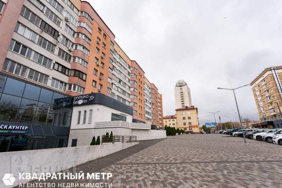 Продается 2-к. Квартира , прямо возле ст. Метро фрунзенская на ул. М. Танка 23