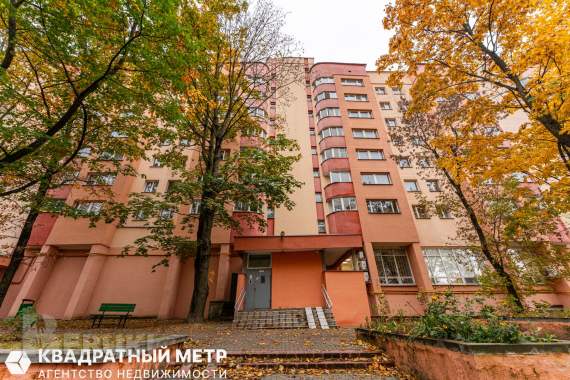 Продается 2-к. Квартира , прямо возле ст. Метро фрунзенская на ул. М. Танка 25