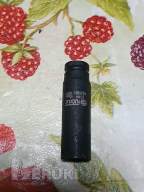 Головка удлиненная 10 мм для свечей с отверстием под провод 0