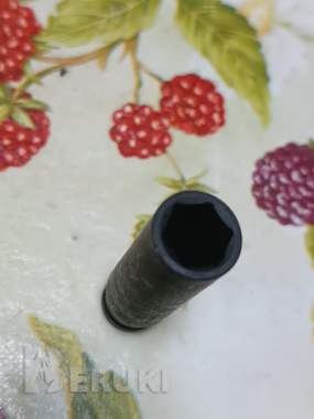 Головка удлиненная 10 мм для свечей с отверстием под провод 3