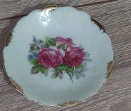 Фарфоровая маленькая тарелочка