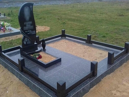 Памятник из гранита А3 установим в Логойске и рн 4