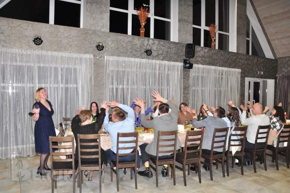 Ведущая, саксофонист, музыка, украшение 2