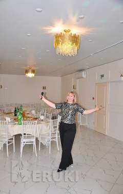 Ведущая, саксофонист, музыка, украшение 3