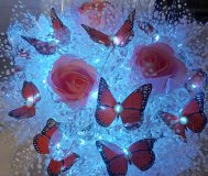 Светящиеся букет из бабочек и мыльных роз