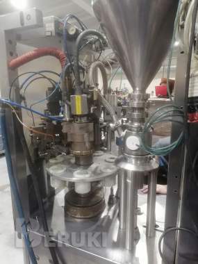 Продаем б/у машину для наполнения туб axomatic optima 700. 1