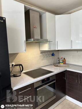 Продается 2-комнатная квартира с ремонтом, метро уручье 5