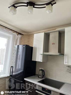 Продается 2-комнатная квартира с ремонтом, метро уручье 7