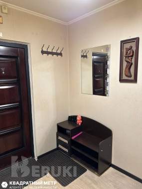 Продается 2-комнатная квартира с ремонтом, метро уручье 19