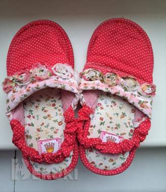 Тапки красные с розами принцесса, бу, р. 30 ( 19см) 0