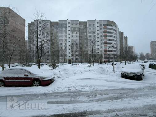 Продается 2-комнатная квартира с ремонтом, метро уручье 23