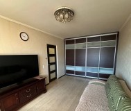 Продается 2-комнатная квартира с ремонтом, метро уручье