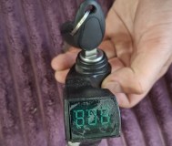 Вольтметр с ключём зажигания