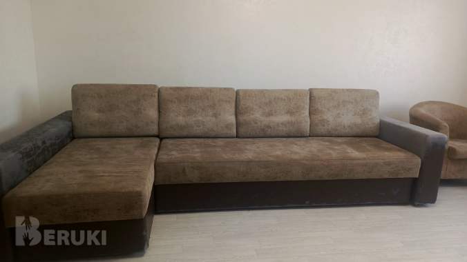Продам угловой диван и кресло 0