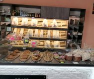 Доска, поднос для выкладки продукции и продуктов.