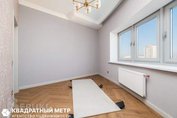 3-комнатная квартира, просп. Дзержинского 17