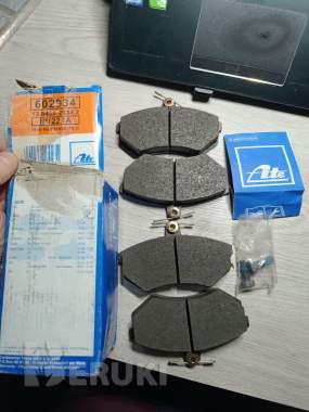 Тормозные колодки передние для ауди и фольксвагена 0