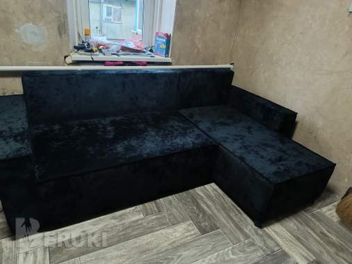 Срочно новый угловой диван.