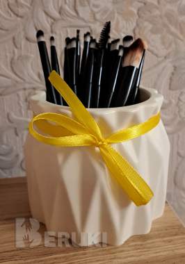 Ваза с кисточками для макияжа (20шт), новые, изделие из гипса 0