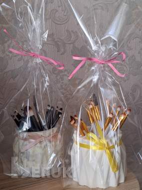 Ваза с кисточками для макияжа (20шт), новые, изделие из гипса 3