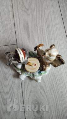 Фарфоровая статуэтка «мишки сладкоежки» 3