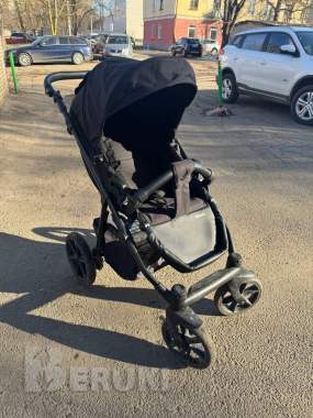 Продам детскую коляску 0