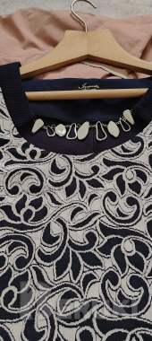 Красивое прямое платье-футляр и плащ bugalux 3