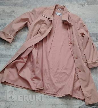 Красивое прямое платье-футляр и плащ bugalux 4