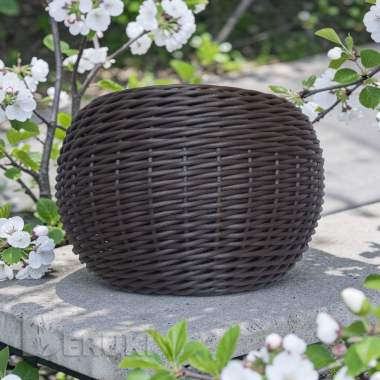 Кашпо для цветов из полиротанга. 2