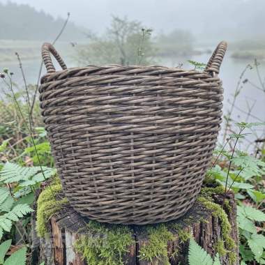 Кашпо для цветов из полиротанга. 1