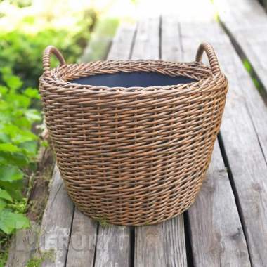 Кашпо для цветов из полиротанга. 11