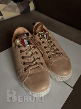 Кроссовки 1