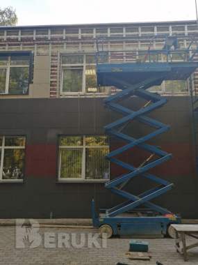 В аренду ножничный подъемник upright x32n