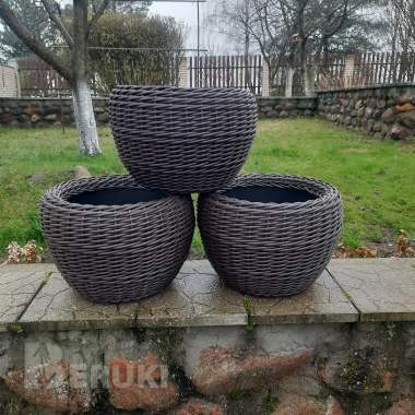 Кашпо для цветов из полиротанга. 3