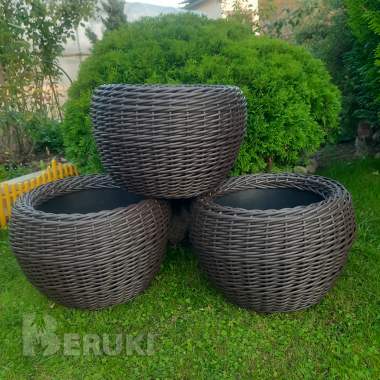 Кашпо для цветов из полиротанга. 6